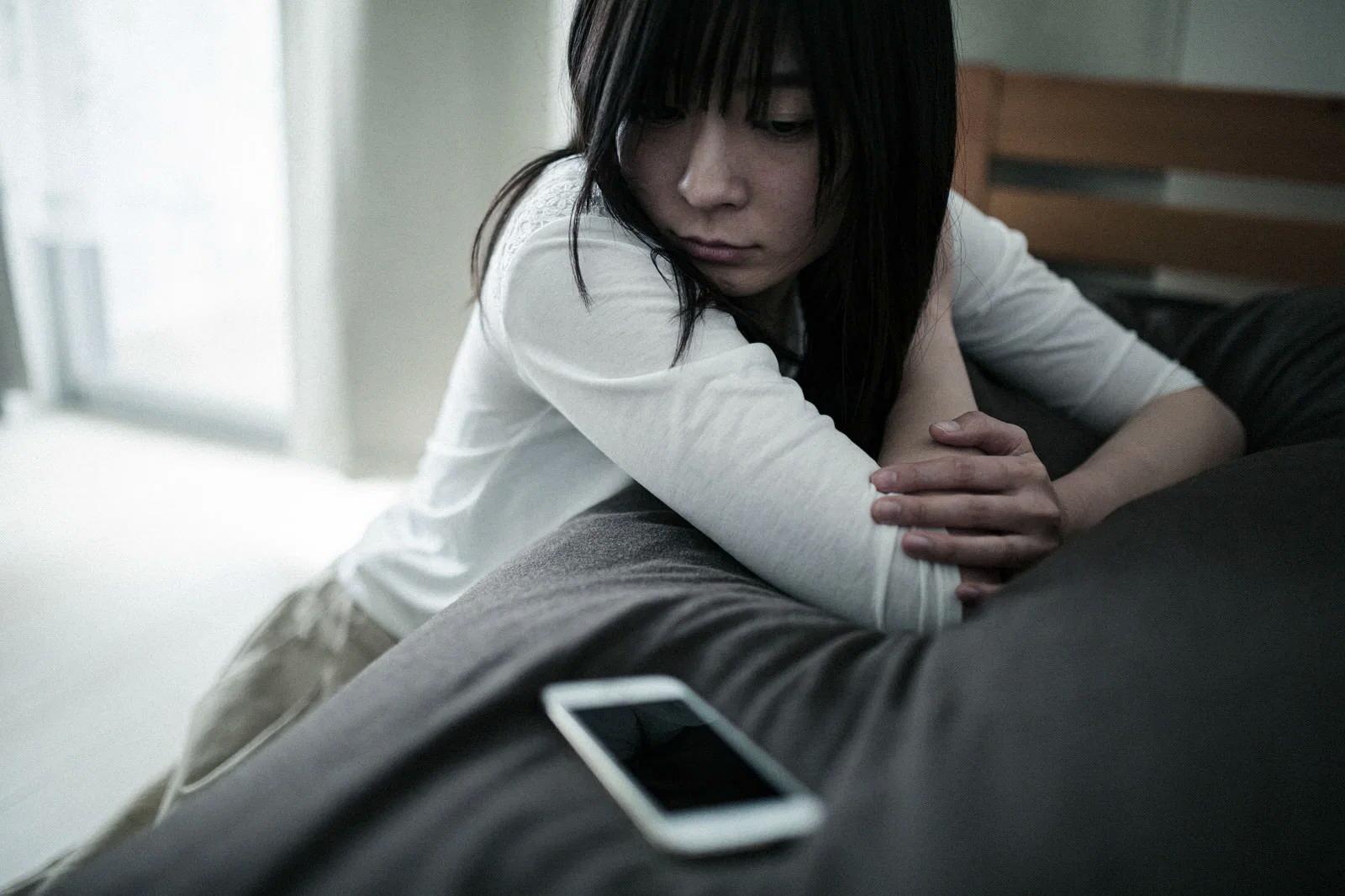 スマホ依存度をチェックリストで確認するイメージ