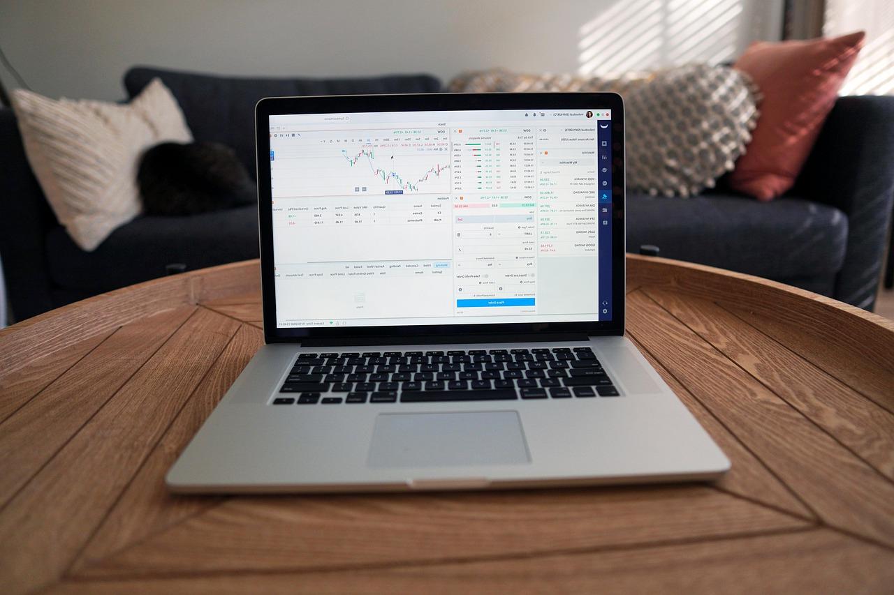 失敗しやすい営業方法を見直すイラストレーター