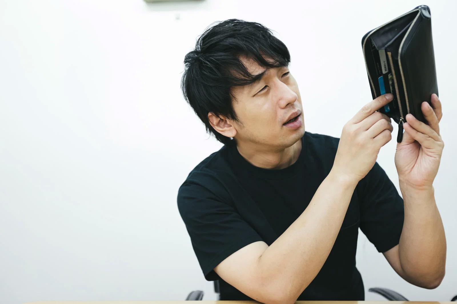 在宅ワーク市場の変化と仕事の自動化を示すイメージ