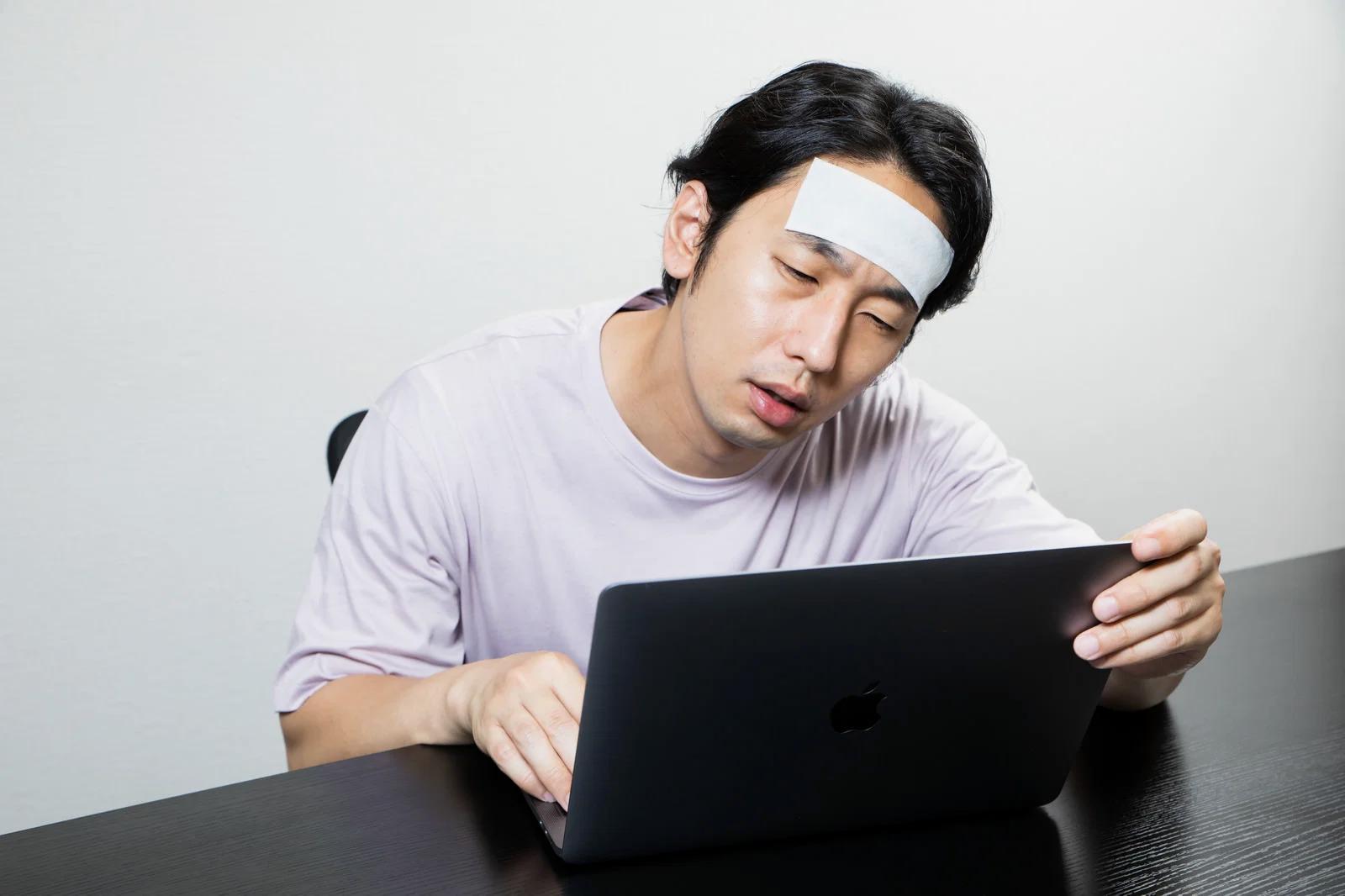 Webライティングに集中できるデスク環境のイメージ