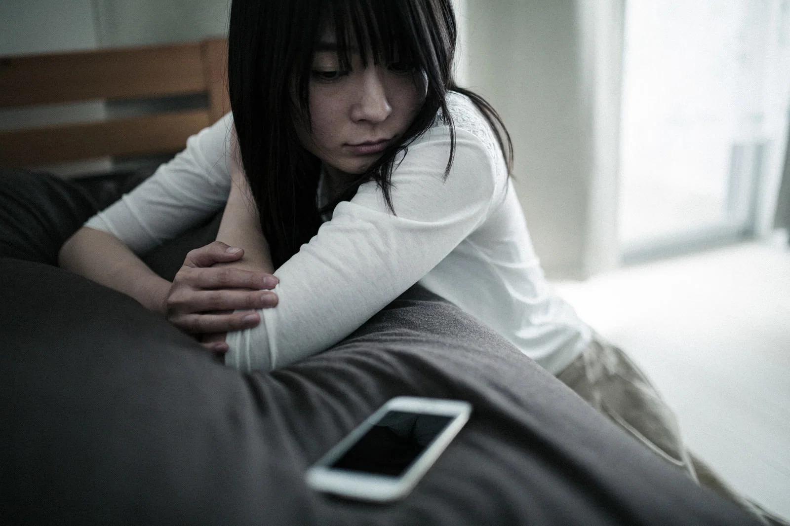 アンケートサイトの収益性について結論と現実を解説するイメージ