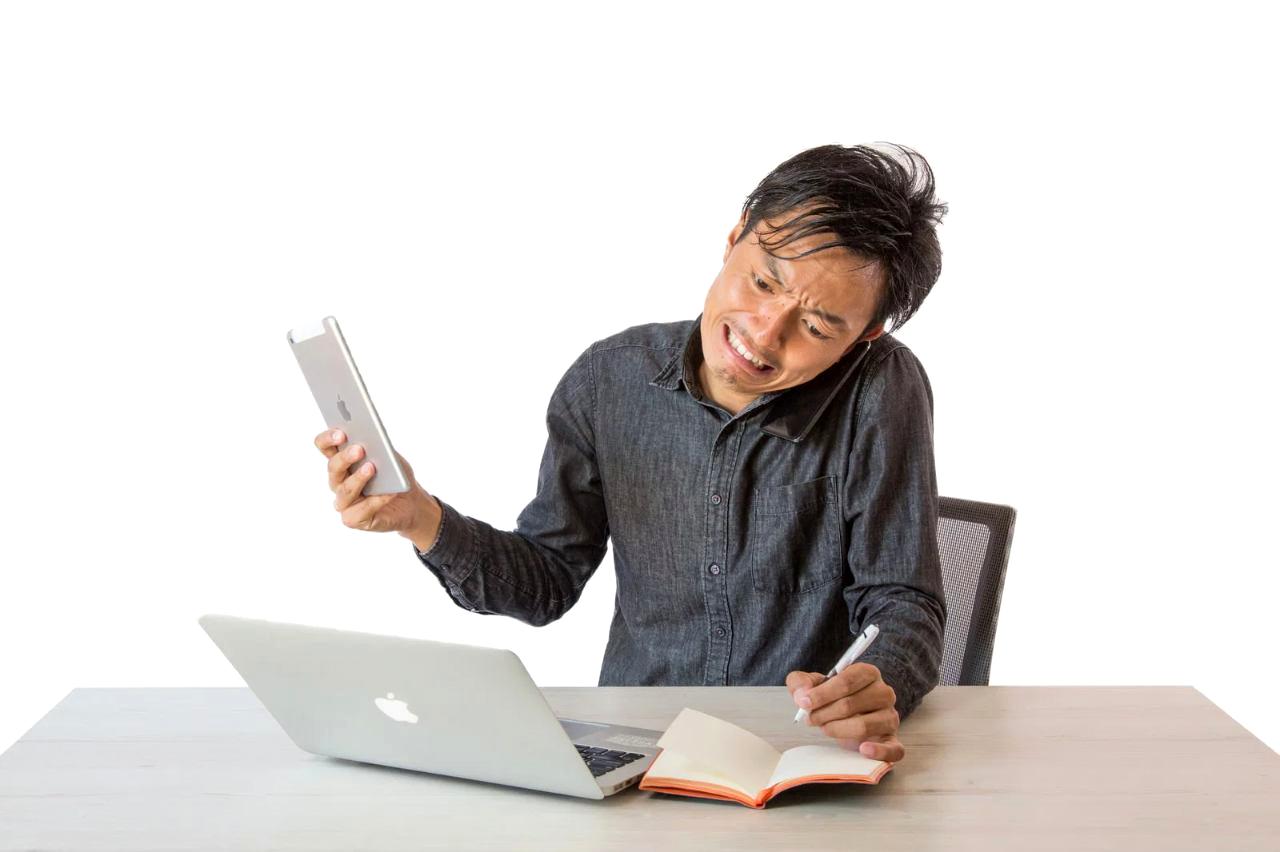 Kindle出版の失敗を防ぐために悩みながら考える作業風景