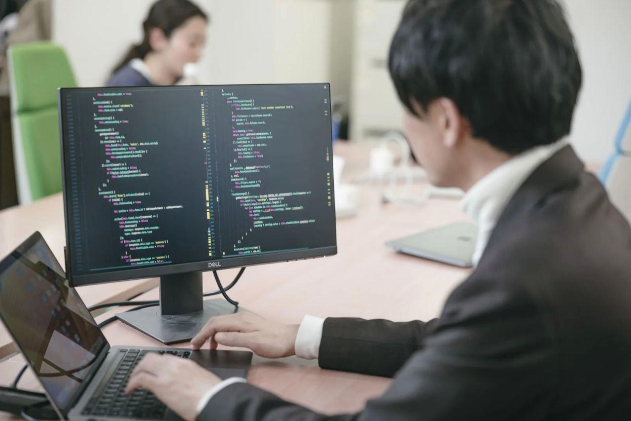 Bloggerのシンプルな管理画面とGoogle連携のイメージ