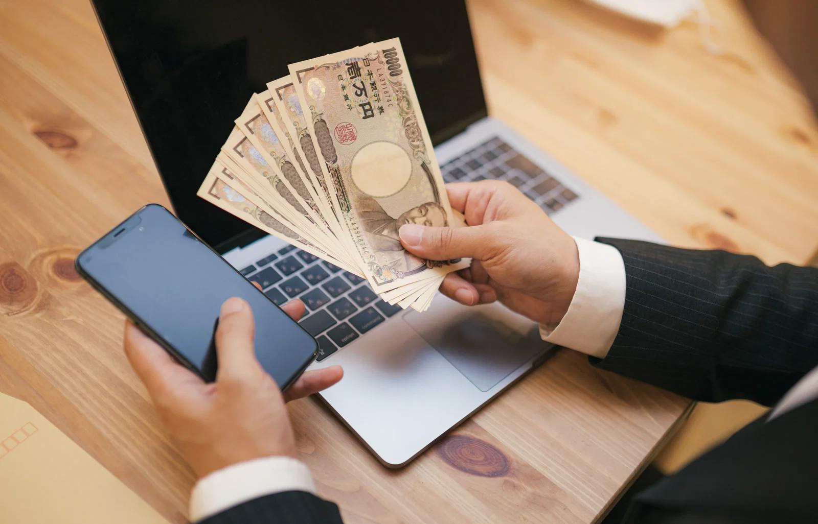 副業収入が段階的に成長するイメージ