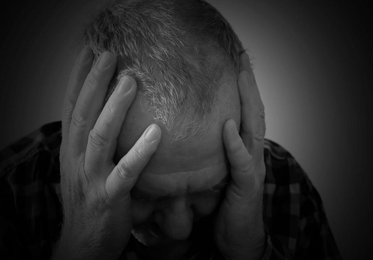X運用代行を続けるか判断するために考える人物