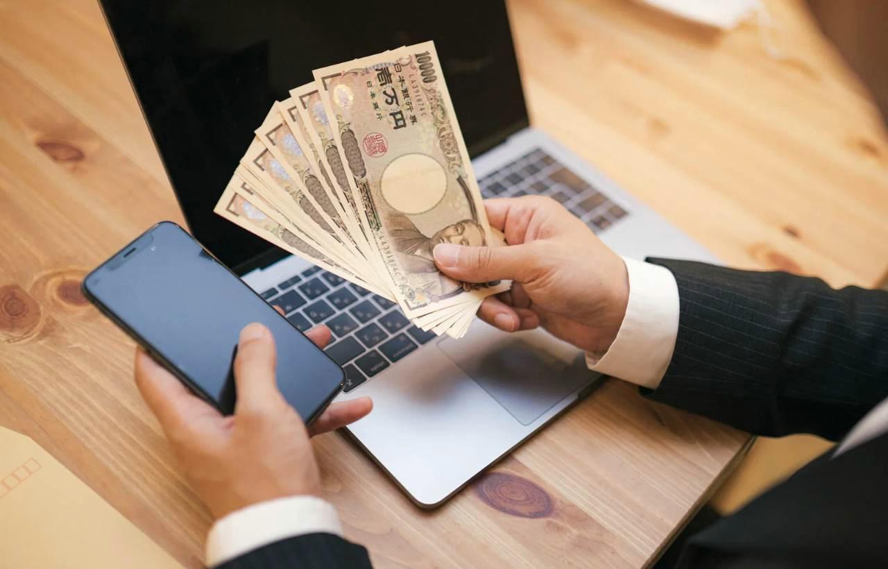 安定したプログラミング案件獲得を達成した未来を表すイメージ
