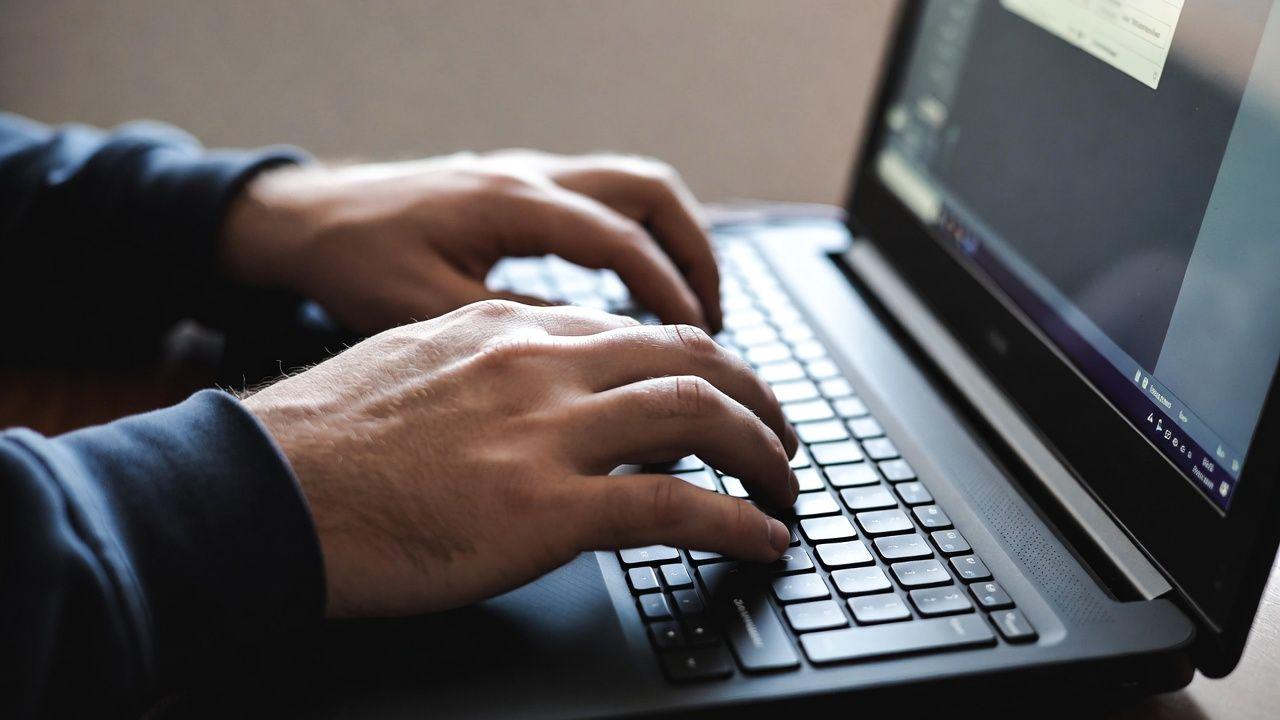 ガジェットブログ開設前に必要な準備と初期設定を行うイメージ画像