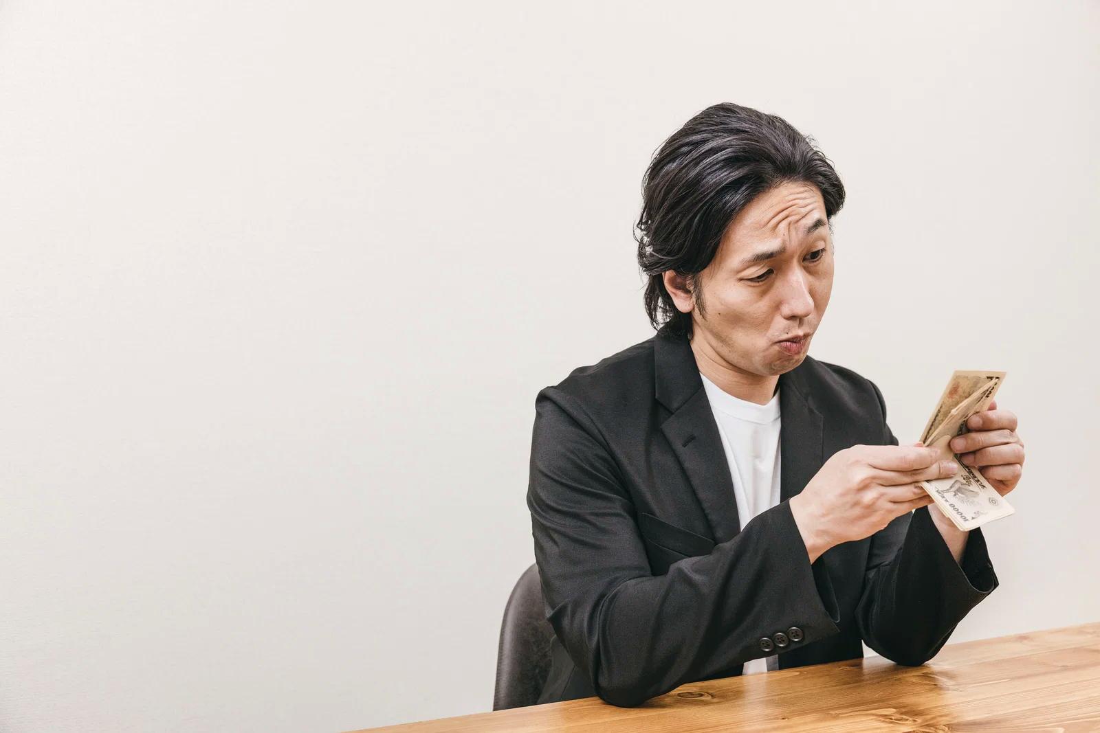 初心者向けにヤフオクで売れやすい商品ジャンルを紹介するイメージ
