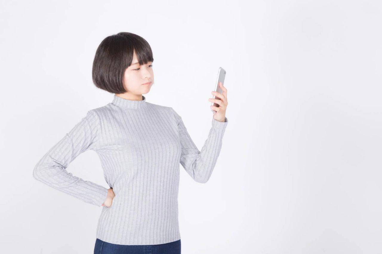 注意喚起のマークとともにココナラのメッセージ画面でNG対応を解説
