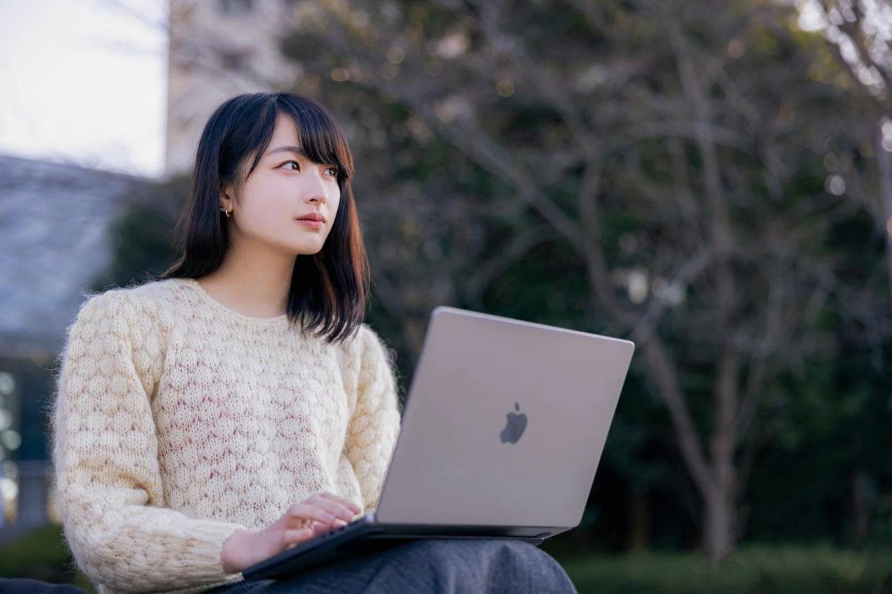 WordPressとLivedoorブログのロゴを比較するイメージ画像