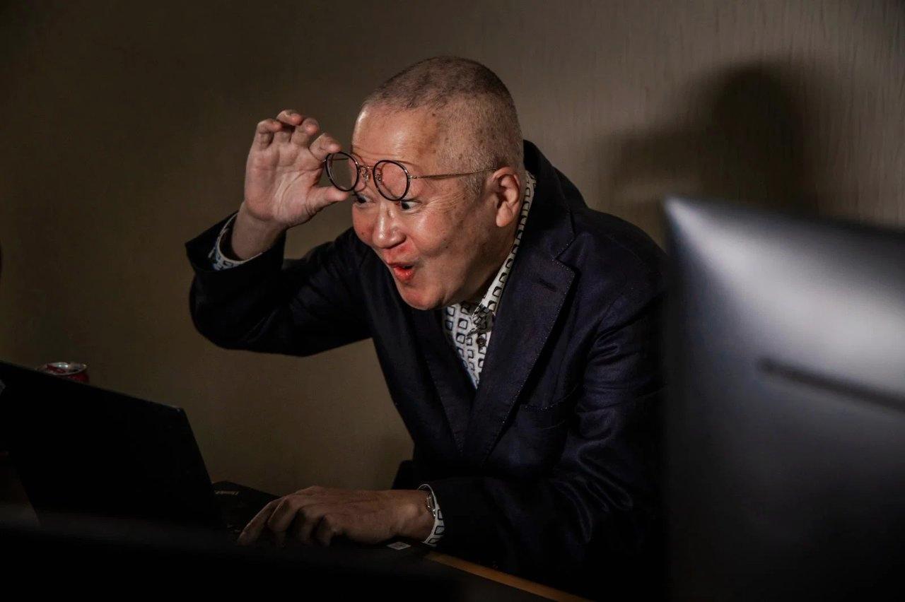 アクセス解析データのグラフを確認する画面、改善サイクルのイメージ