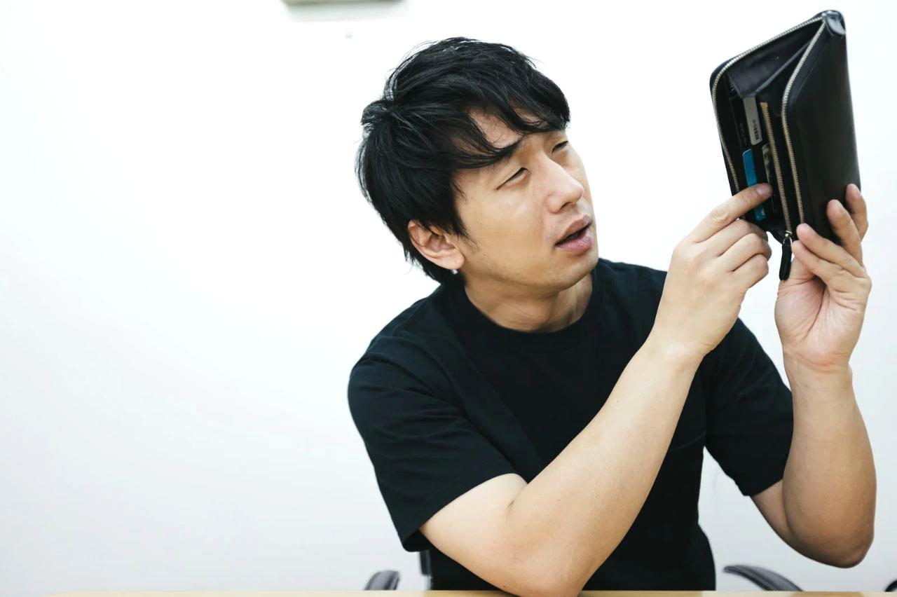 確定申告が不要なケースと非課税のケースを比較した対照表のイラスト